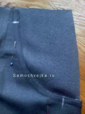 Обробка кишень штанів з відрізним бочком - самошвейка - сайт для любителів шиття і рукоділля (пошив жіночих брюк починають з обробки виточок і кишень штанів на передніх полотнищах.) Обробка кишень штанів з відрізним бочком - самошвейка - сайт для любителів шиття і рукоділля