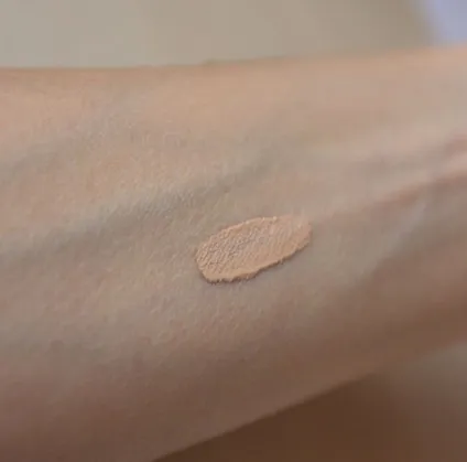 Оновлений la prairie skin caviar concealer foundation spf 15 (caviar) Оновлений la prairie skin caviar concealer foundation spf 15