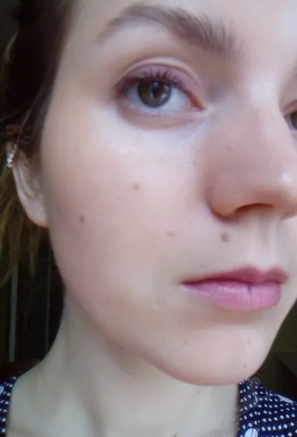 Оманливий нюд відгук про тональної основі essence stay all day 16h long-lasting make-up у відтінку 20 (основі) Оманливий нюд відгук про тональної основі essence stay all day 16h long-lasting make-up у відтінку 20