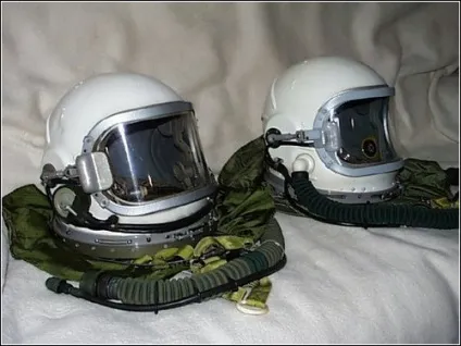 Огляд льотних шоломів