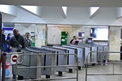 Огляд самарського метрополітену, метро для всіх (двері) Огляд самарського метрополітену, метро для всіх