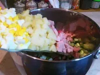 Окрошка на майонезе- улюблений рецепт, перевірений часом (покроковий рецепт приготування з фото) (свіжий огірок) Окрошка на майонезе- улюблений рецепт, перевірений часом (покроковий рецепт приготування з фото)