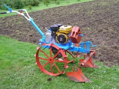 Підгортальники для мотоблока характеристики, пристрій і пременение, motoblok-kultivator (дисковий) Підгортальники для мотоблока характеристики, пристрій і пременение, motoblok-kultivator