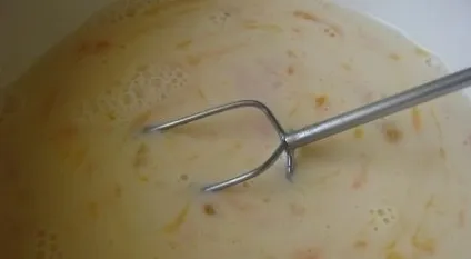 Омлет з сиром (на сковороді, в мультиварці) рецепти з фото (додати молоко спеції) Омлет з сиром (на сковороді, в мультиварці) рецепти з фото