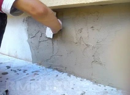 Оздоблення цоколя з імітацією природного каменю (шару Відро стоїть) Оздоблення цоколя з імітацією природного каменю