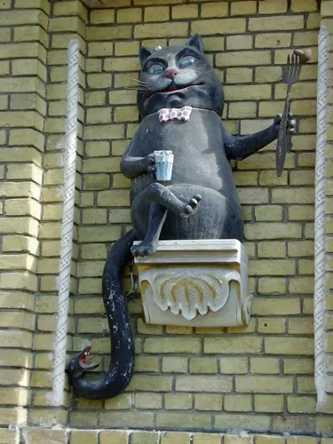 Пам'ятники коту бегемоту, у майстра, садові, 302-біс (пам'ятники) Пам'ятники коту бегемоту, у майстра, садові, 302-біс