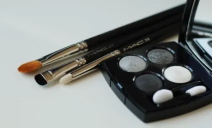 Палітра тіней chanel les 4 ombres Палітра тіней chanel les 4 ombres