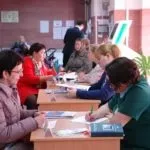 Переоформлення квартири за договором дарування між родичами (реєстрації зміни власника) Переоформлення квартири за договором дарування між родичами