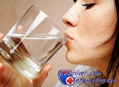 Пийте воду, щоб схуднути