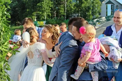 Перше весілля на набережній в Сиктивкарі, фото 29 липня 2017, новини Сиктивкара (фото) Перше весілля на набережній в Сиктивкарі, фото 29 липня 2017, новини Сиктивкара