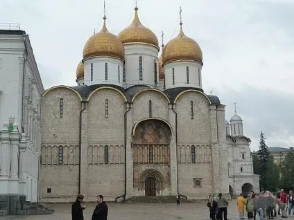 Перший патріарх Московський і всієї Русі історичні редакції титулу і повноваження