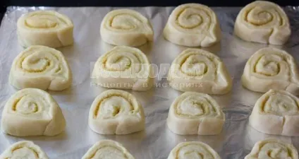 Пишні булочки равлики з цукром - смачний рецепт з покроковими фото, всі страви (булочки) Пишні булочки равлики з цукром - смачний рецепт з покроковими фото, всі страви