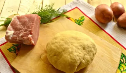 Пиріг з фаршем в духовці калорійність, покроковий рецепт (фаршем) Пиріг з фаршем в духовці калорійність, покроковий рецепт