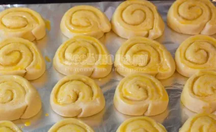 Пишні булочки равлики з цукром - смачний рецепт з покроковими фото, всі страви (цукром) Пишні булочки равлики з цукром - смачний рецепт з покроковими фото, всі страви