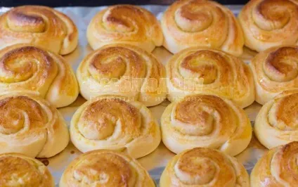 Пишні булочки равлики з цукром - смачний рецепт з покроковими фото, всі страви (равлики) Пишні булочки равлики з цукром - смачний рецепт з покроковими фото, всі страви