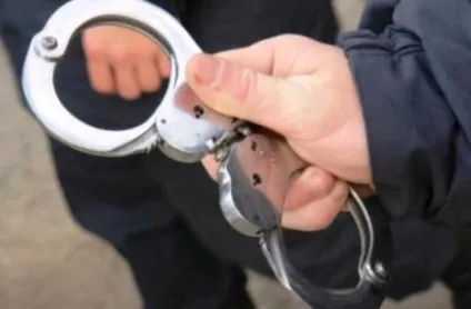 Пістолет вам не іграшка, політичний клас (розбій) Пістолет вам не іграшка, політичний клас