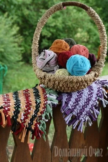 Плетіння килимків зі старих речей (як передмови секрет) Плетіння килимків зі старих речей