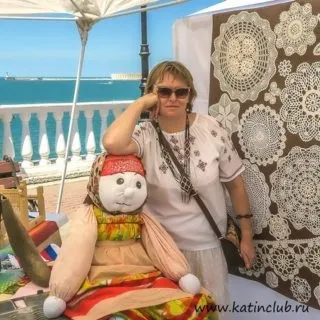 Дуже велика лялька