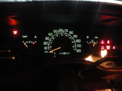 Чому горить лампочка акумулятора на панелі автомобіля (акумулятора) Чому горить лампочка акумулятора на панелі автомобіля