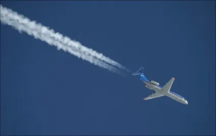 Чому літак залишає слід в небі, наука і життя (залишає) Чому літак залишає слід в небі, наука і життя