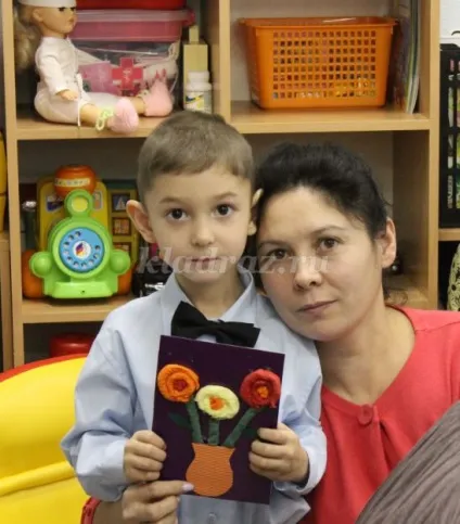 Падалка до дня матері для дитячого саду (руками) Падалка до дня матері для дитячого садка