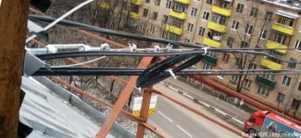 Підвіска оптичного кабелю на опорах ЛЕП (між) Підвіска оптичного кабелю на опорах ЛЕП