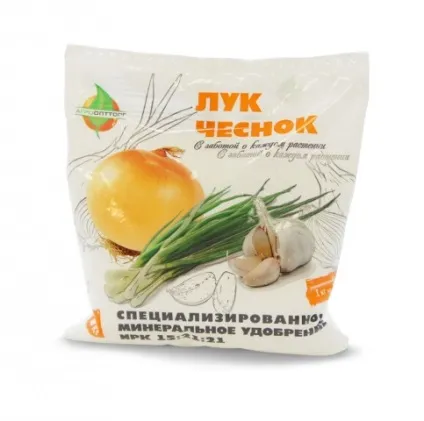 Підживлення цибулі на перо