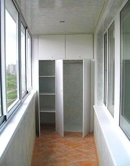 Полиці на балконі своїми руками стелажі в лоджії - фото, відео інструкція (руками) Полиці на балконі своїми руками стелажі в лоджії - фото, відео інструкція