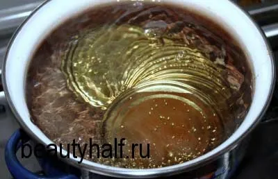 Помідори в томатному соусі на зиму прекрасна половина