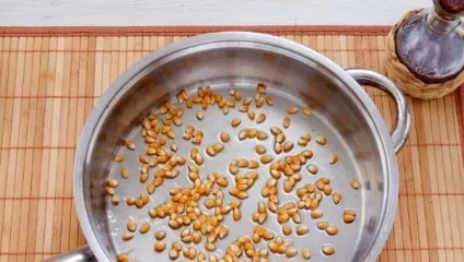 Попкорн в мікрохвильовці і без неї домашні рецепти з фото (грам зерен кукурудзи) Попкорн в мікрохвильовці і без неї домашні рецепти з фото