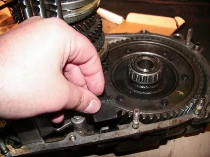Порядок складання коробки передач автомобіля ока, авто (механізм вибору перемикання) Порядок складання коробки передач автомобіля ока, авто