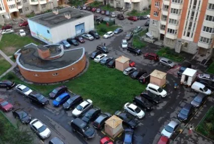 Правила паркування у дворах житлових будинків закон, розрахунок паркувальних місць (парковки) Правила паркування у дворах житлових будинків закон, розрахунок паркувальних місць