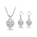 Правила догляду за кристалами swarovski - поради від інтернет-магазину «біже» (догляд) Правила догляду за кристалами swarovski - поради від інтернет-магазину «біже»