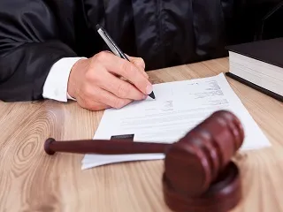 Правомочності орендаря і обмежене речове право за договором оренди (майнового найму) (белов в (оренди) Правомочності орендаря і обмежене речове право за договором оренди (майнового найму) (белов в