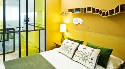 Правильний інтер'єр студії 25 кв м 2 варіації розподілу зон (45 фото)