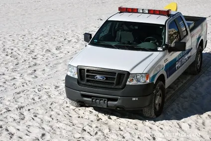 Попереджувальні прапори на пляжі, atlanta travel (пляжі) Попереджувальні прапори на пляжі, atlanta travel