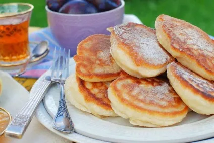 Оладки на молоці, покрокові рецепти приготування з фото