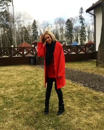 Ольга Бузова показала «ідеальне плаття» власного дизайну (дизайну) Ольга Бузова показала «ідеальне плаття» власного дизайну