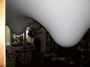 Провис натяжна стеля