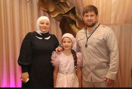Рамзан Кадиров і його сім'я (фото) хто дружина і чим вона займається (сім'я) Рамзан Кадиров і його сім'я (фото) хто дружина і чим вона займається
