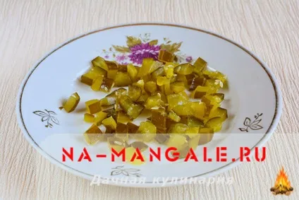 Розсольник з перловкою і солоними огірками рецепт на вибір з фото крок за кроком (вибір) Розсольник з перловкою і солоними огірками рецепт на вибір з фото крок за кроком