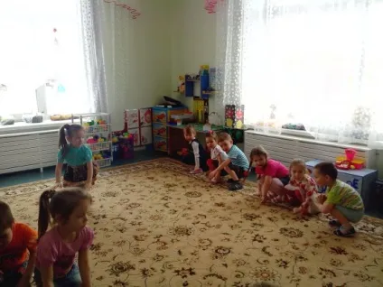 Організована освітня діяльність з ліплення в 2-ій молодшій групі «друзі на галявинці» (2-ий) Організована освітня діяльність з ліплення в 2-ій молодшій групі «друзі на галявинці»