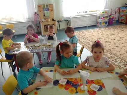 Організована освітня діяльність з ліплення в 2-ій молодшій групі «друзі на галявинці» (конспекти занять) Організована освітня діяльність з ліплення в 2-ій молодшій групі «друзі на галявинці»