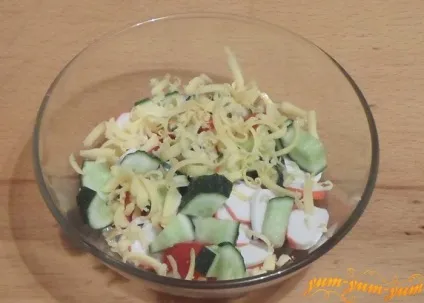 Рецепт салату з крабовими паличками, помідорами і огірками (рецепт) Рецепт салату з крабовими паличками, помідорами і огірками