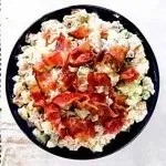 Салат з копченою куркою, омлетом і маринованою цибулею, покрокові рецепти з фото (салати) Салат з копченою куркою, омлетом і маринованою цибулею, покрокові рецепти з фото
