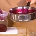 Салат з копченою куркою, омлетом і маринованою цибулею, покрокові рецепти з фото (салати) Салат з копченою куркою, омлетом і маринованою цибулею, покрокові рецепти з фото