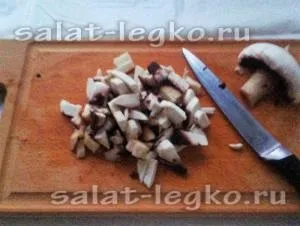 Салат з куркою, грибами і ковбасою рецепт з фото (ковбасою) Салат з куркою, грибами і ковбасою рецепт з фото