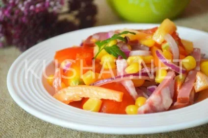 Салат з ковбасою, кукурудзою, помідорами і перцем (салат з ковбасою кукурудзою помідорами і перцем) Салат з ковбасою, кукурудзою, помідорами і перцем