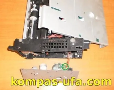 Samsung scx 4200 заміна ролика захоплення (розбір БФП) - 24 вересень 2014 року - майстерня - заправка (захоплення) Samsung scx 4200 заміна ролика захоплення (розбір БФП) - 24 вересень 2014 року - майстерня - заправка