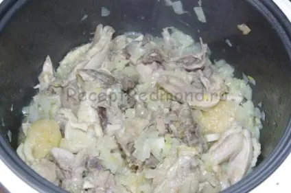 Сациві з курки в мультиварці Редмонд